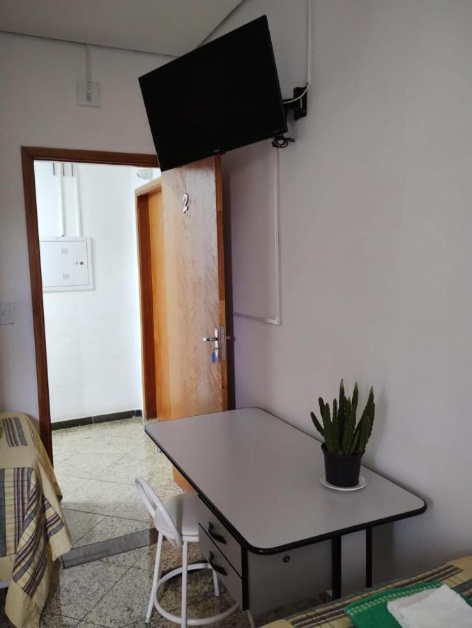 Hotel Pousada Beija Flor Poços de Caldas Buitenkant foto